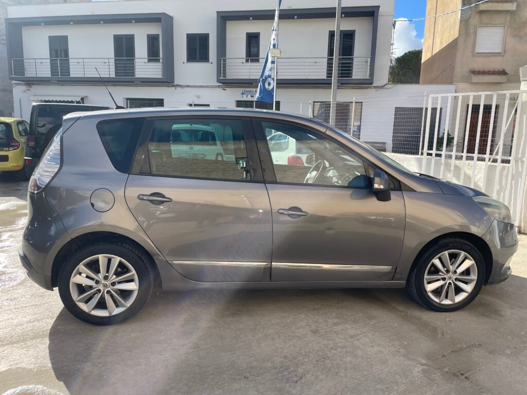 Immagine di RENAULT SCENIC XMOD 1.5dCi 110CV LIVE