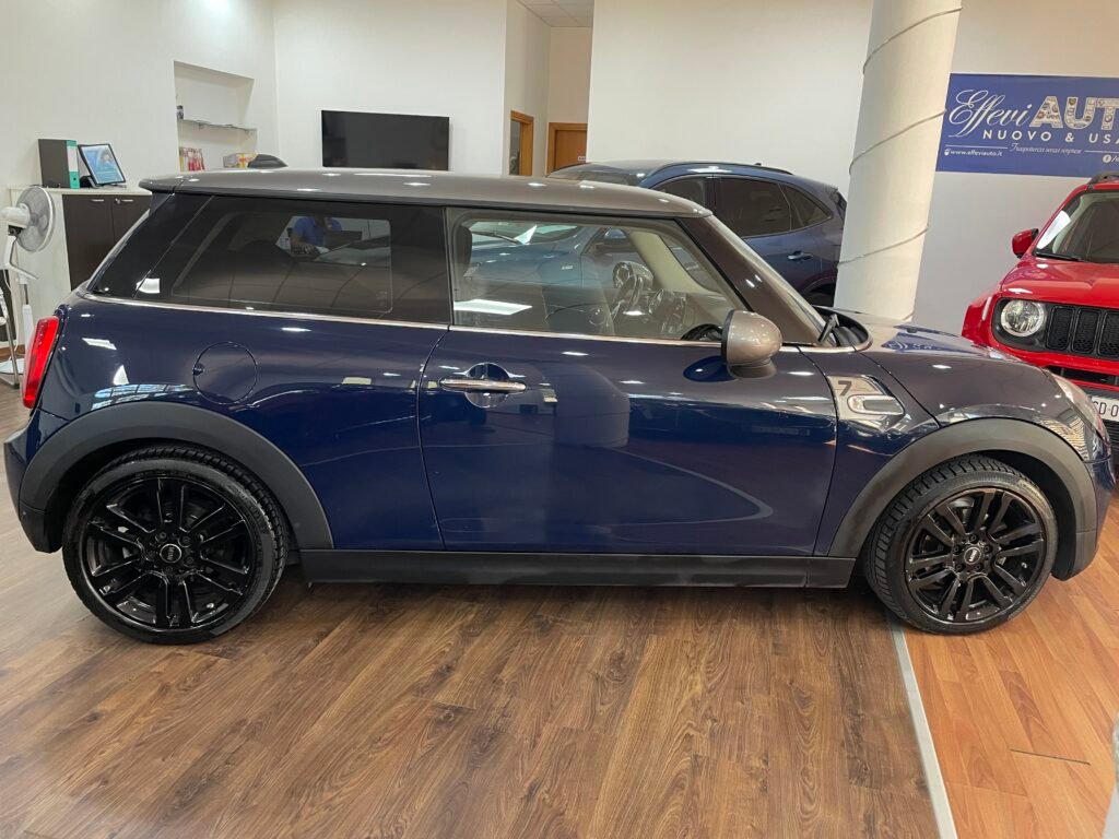 Immagine di MINI COOPER D 116CV SEVEN Giugno 2017 PROMO ESTATE