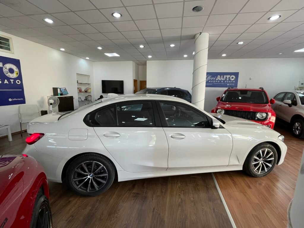 Immagine di BMW 320 D ADVANTAGE Dicembre 2019 PROMO ESTATE