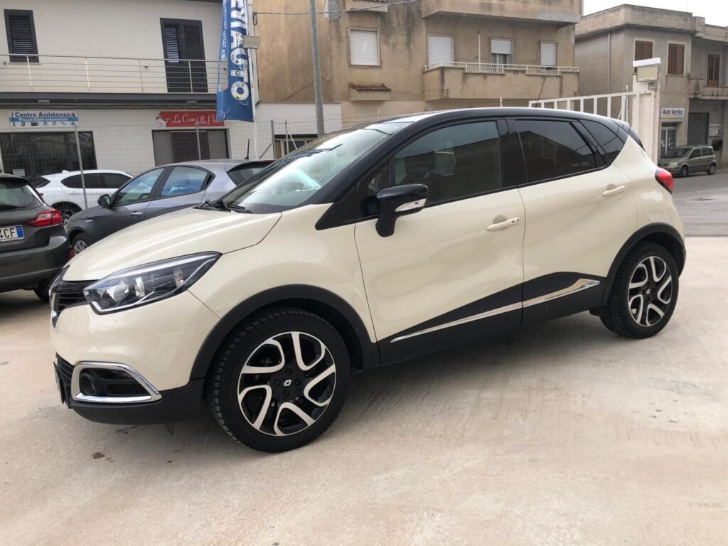 Immagine di RENAUL CAPTUR 0.9 TCe 90CV ENERGY R-LINK – 2014