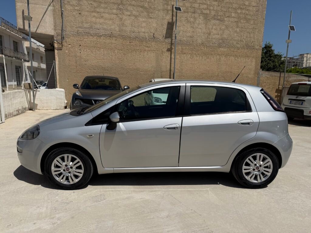 Immagine di FIAT PUNTO 1.3 MJT 75CV EASY – 2012