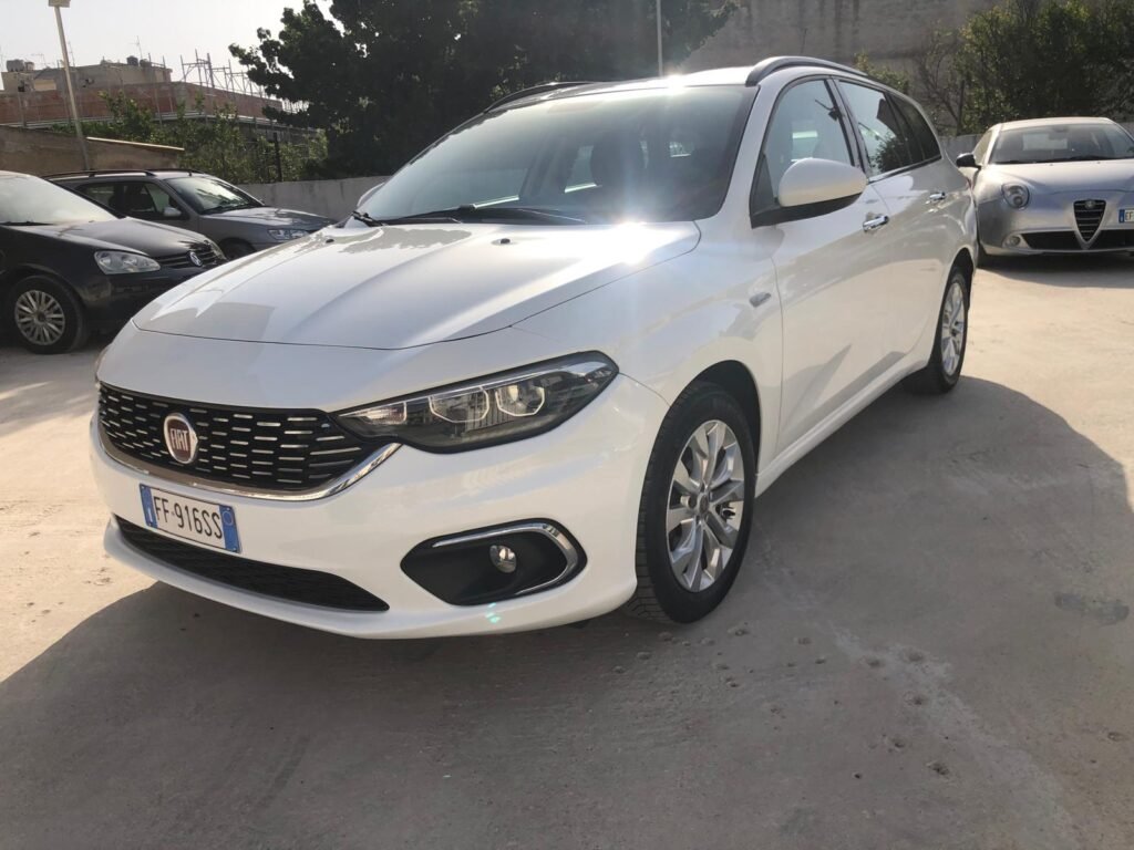 Immagine di FIAT TIPO SW 1.6 MJT 120CV LOUNGE – 2016